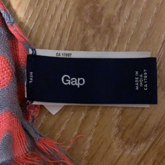 Beautiful funky leopard print pashmina - Picture 3 of 3